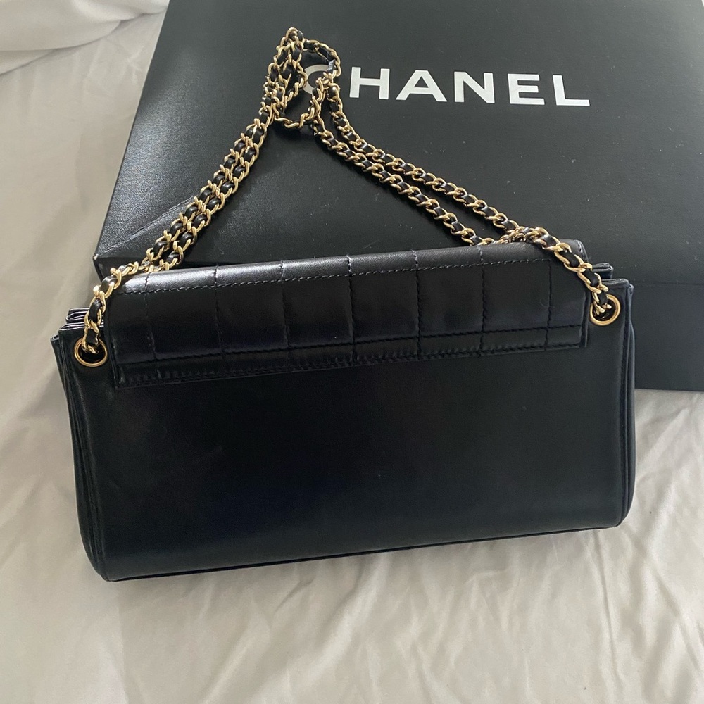 Authentic black leather quilted Chanel accordion quilted flap bag - Picture 6 of 16